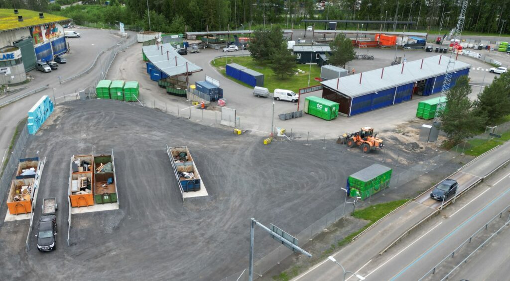 ilmakuva alueesta, jossa itsepalvelu toimii ruskon jätekeskuksessa.